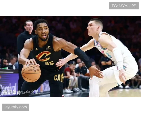 希罗通过突破和无球跑动提升进攻效率,拉开与队友关键得分差距 希罗通过突破和无球跑动提升进攻效率,拉开与队友关键得分差距
